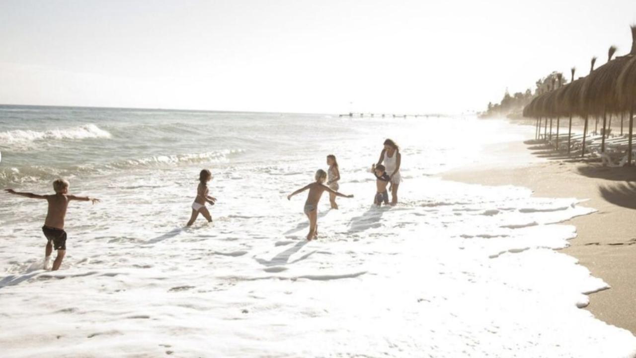 Mi Capricho B16 Beachfront Apartment ลากาลาเดมิฮาส ภายนอก รูปภาพ